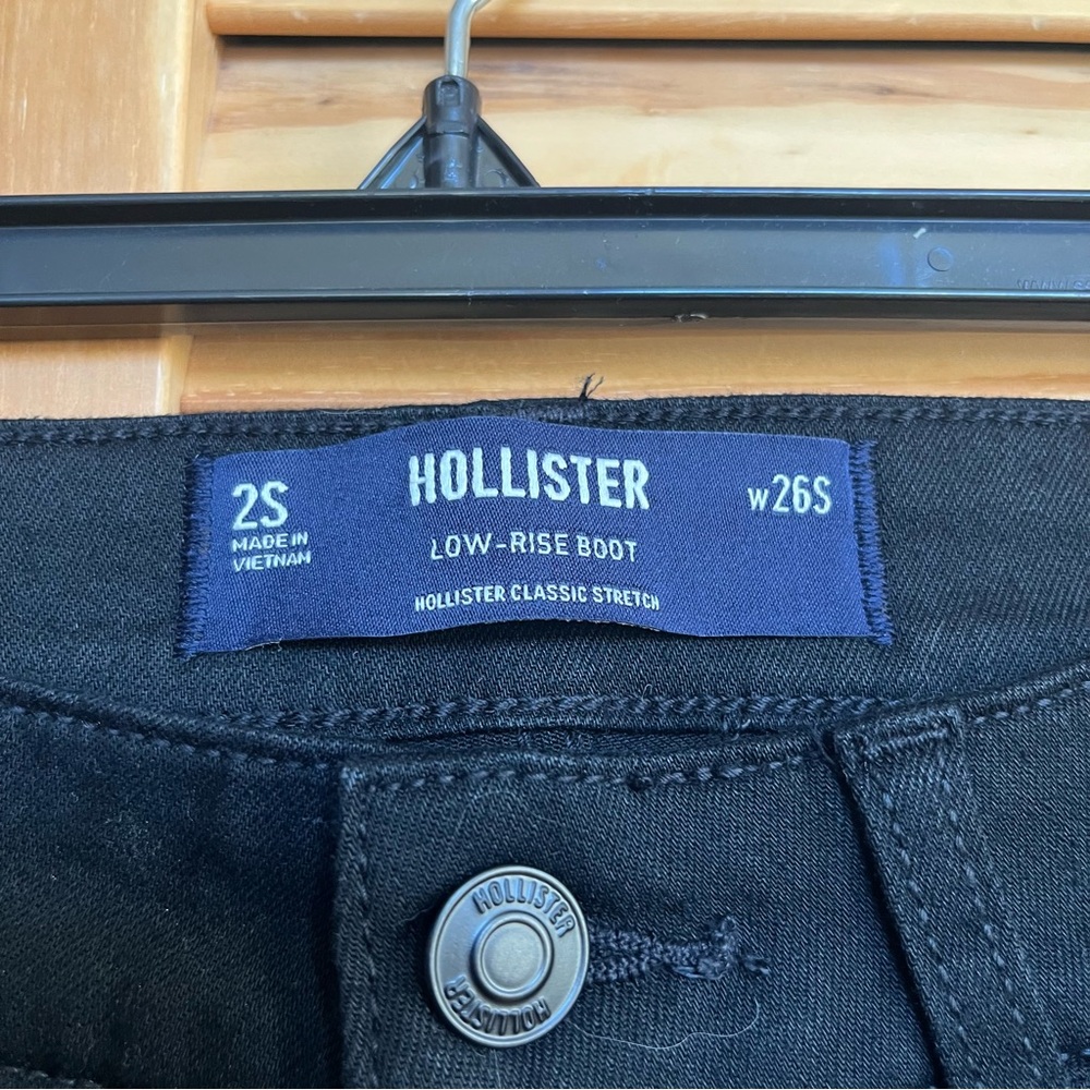 Hollister Low Rise Bootcut Jeans Short 2S/26S Black Wash Stretch Denim Y2K - Picture 2 of 7